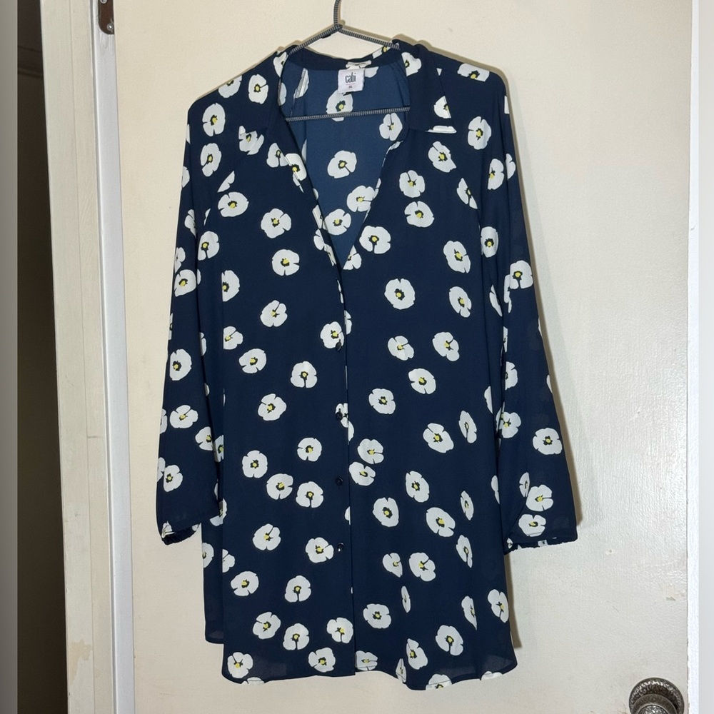 XL CAbi Go-To Button Up Blouse🌼🌼🌼